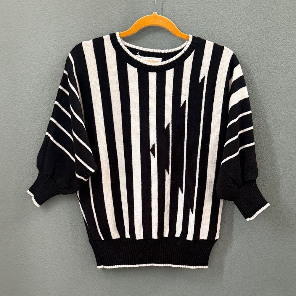 Vintage Vivanti Black and White Striped Sweater Sz 10 Abstract Saks Fifth Ave
